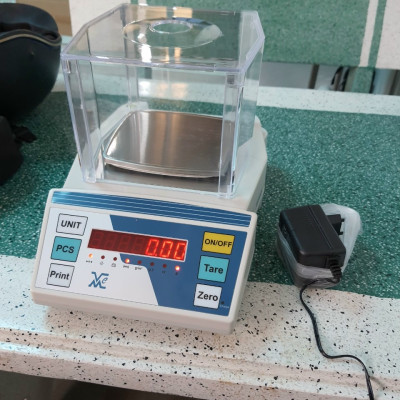 Cân Điện Tử FEH 1200g 0.01g