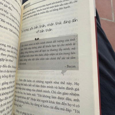 BIẾN MÌNH THÀNH MỘT NGƯỜI THÔNG THÁI: Điểm Mấu Chốt Của Giới Thượng Lưu Từ Francis Bacon – Diệp Châu – Thanh Minh dịch – Bizbooks – NXB Hồng Đức