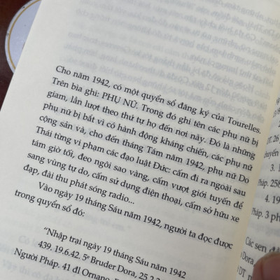 (Giải Nobel văn chương) ĐI TÌM DORA – Patrick Modiano – Lâm An dịch – Nhã Nam – NXB Hà Nội (bìa mềm)