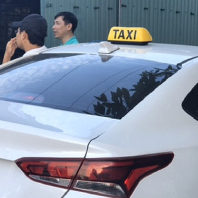 Mào TAXI hút nam châm có đèn LED gắn nóc ô tô cao cấp chạy nguồn 12v