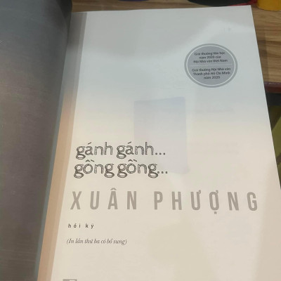 Combo 2c tác giả Xuân Phượng: Gánh gánh gồng gồng và Khắc đi khắc đến 