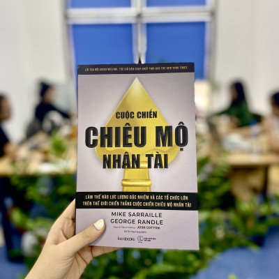 Sách Cuộc chiến CHIÊU MỘ NHÂN TÀI