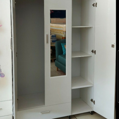 Tủ quần áo nhựa có gương kính trên cánh tủ ngang 1m2 x Cao 1m8 x sâu 48 cm (Trắng)