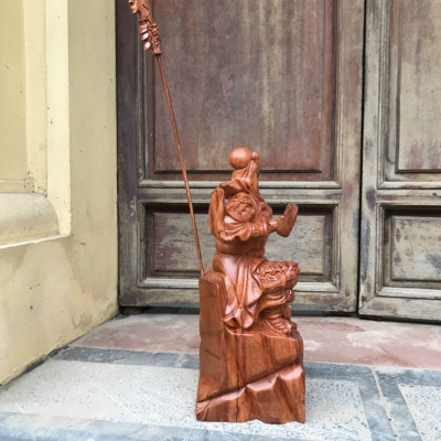 Tượng điêu khắc quan công đọc sách bằng gỗ hương đá liền khối kt cao 40×22×16cm