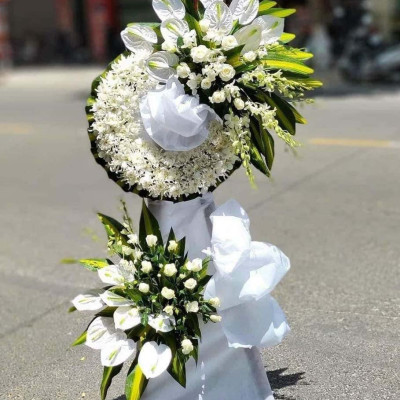 Vòng hoa chia buồn - san sẻ