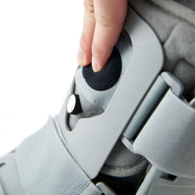 Giày ống thay thế bó bột hỗ trợ gãy xương đi bộ có bàn đạp bơm khí Dr.MED DR-A100 nhập khẩu Hàn Quốc